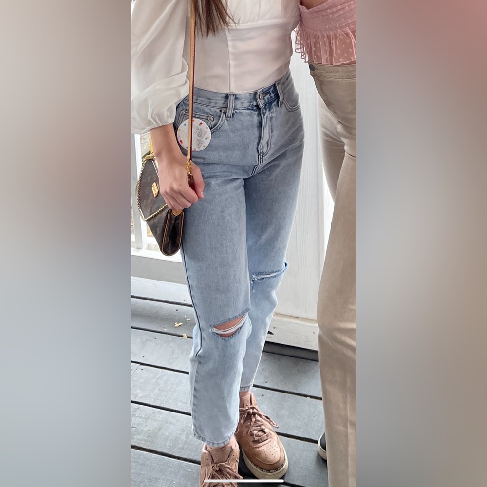 Light wash jeans